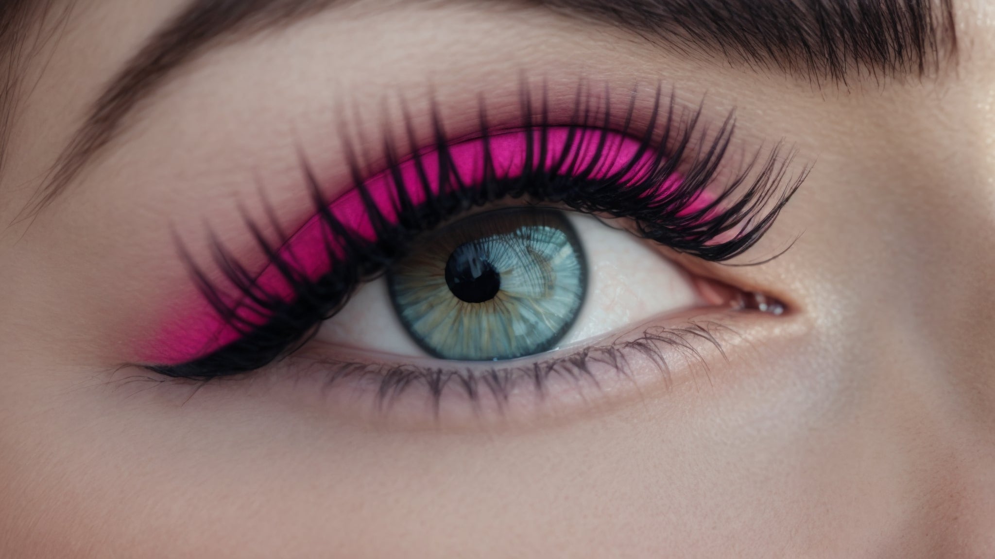 Le Sérum de Croissance des Cils : Votre Secret pour des Cils Plus Longs et Plus Denses